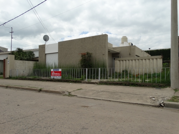 CASA 2 DORMITORIOS 